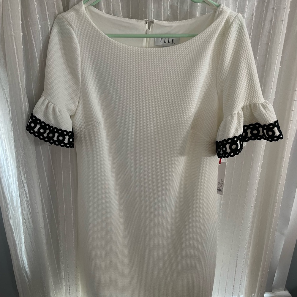 Elle White and Black Puff Sleeve Sheath Mini Dress
